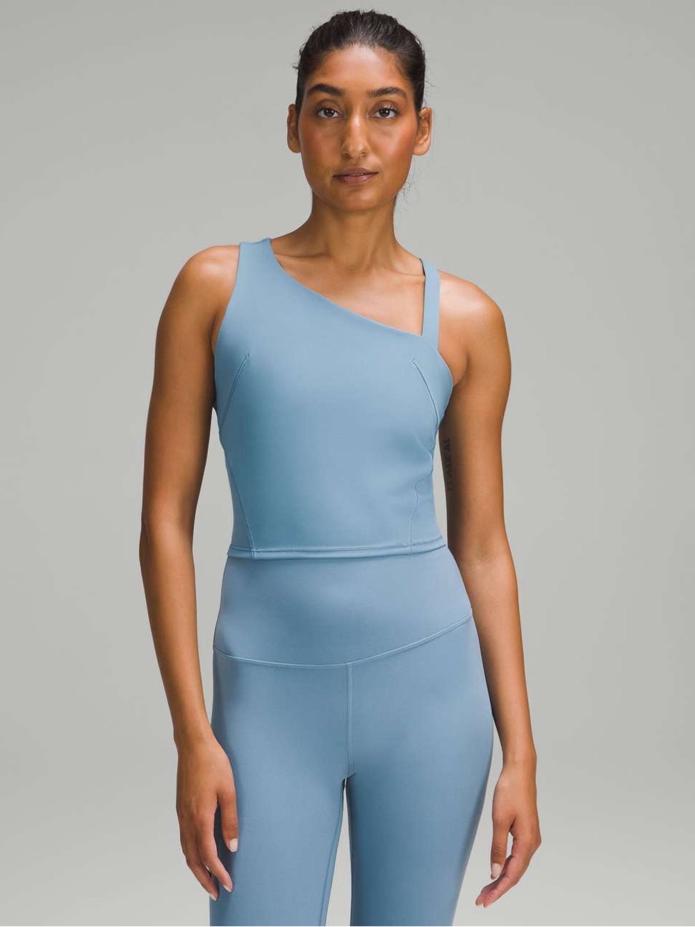 Lululemon Everlux Asymmetrical Tennis Tank Top
In Utility Blue